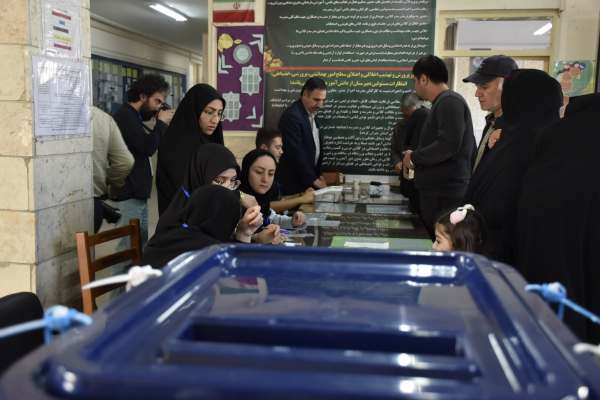حضور-مردم-زنجان-در-پای-صندوق‌های-رأی-به-روایت-تصویر