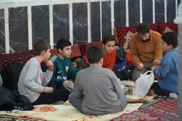 برگزاری-جشن-میلاد-امیرالمؤمنین-(ع)-در-مساجد-زنجان