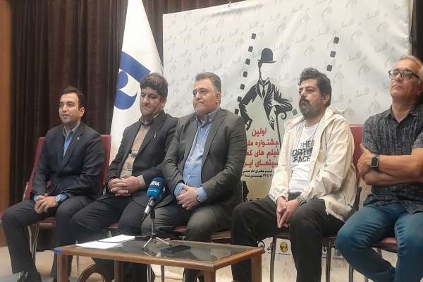 زنجان-۲-سالن-سینمای-فعال-دارد