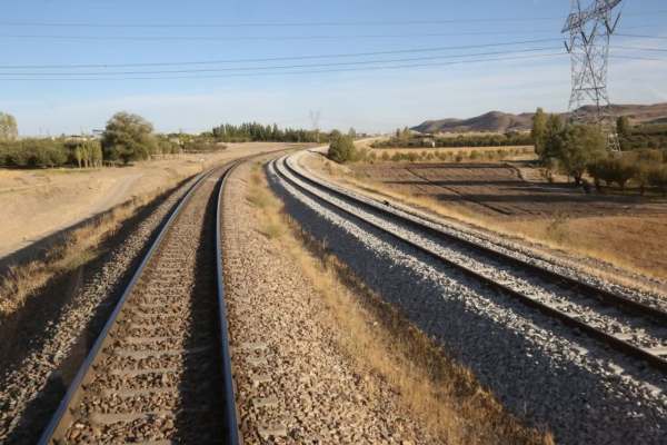 پروژه-دوخطه‌سازی-راه‌آهن-زنجان-در-مراحل-پایانی-است