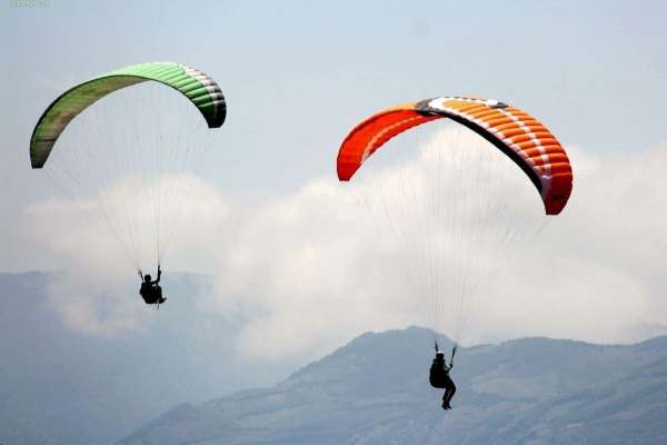 برگزاری-مسابقات-هدف‌زنی-پاراگلایدر-در-طارم