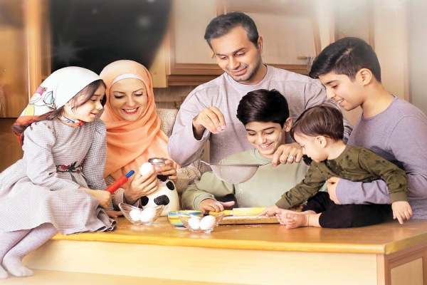 فرزندآوری-پلی-میان-نسل‌ها-و-تداوم-زندگی-