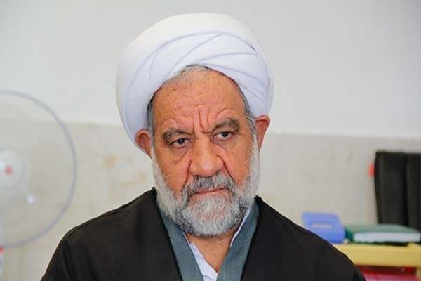 امام-خمینی(ره)-از-هر-نگاهی-الگوی-ملت-ایران-است-کمرنگ-کردن-امام-راحل-از-انقلاب،-زمینه-نفوذ-دشمن-را-فراهم-می‌کند