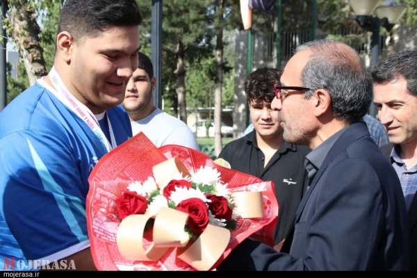 استقبال-از-نوجوان-مدال-آور-زنجانی-در-مسابقات-آسیایی-وزنه‌برداری-