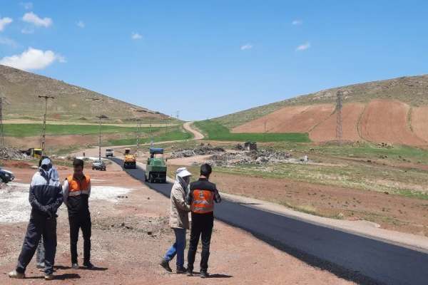 روکش-آسفالت-روستایی-نصیرآباد-اجرا-شد-