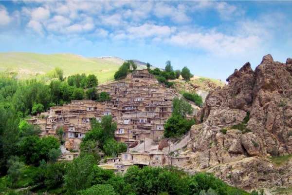 روستای-پلکانی-قوزلو،-جاذبه‌ای-زیبا-در-ماهنشان-