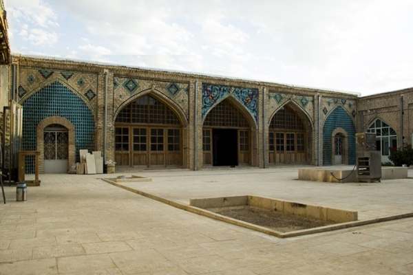 مسجدی-به-قدمت-تاریخ-در-بازار-زنجان