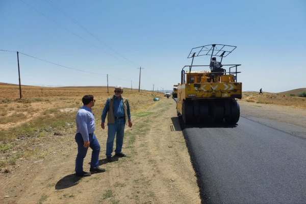 آغاز-عملیات-آسفالت-راه‌های-روستایی-زنجان