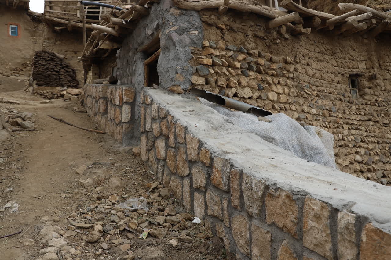 مرمت-روستای-قوزلو-در-ماهنشان-انجام-می‌شود