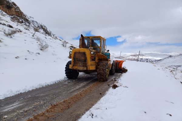 عملیات-بازگشایی-راه‌های-روستایی-زنجان-ادامه-دارد