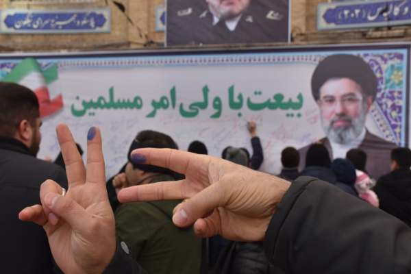 اجتماع-مردمی-بیعت-با-سومین-رهبر-انقلاب-اسلامی