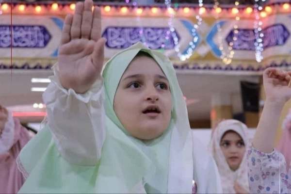 مدال-سرخ-شهادت-بر-گردن-دختر-زنجانی-