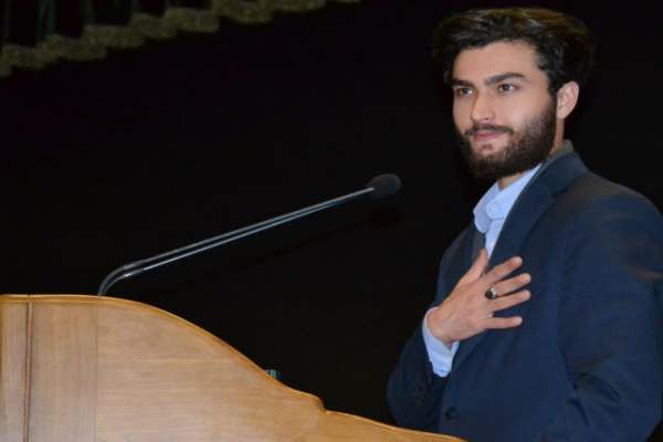راه-نجات-کشور-تبعیت-از-رهبری-است