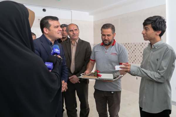رئیس-جمهور-به-نخبه-زنجانی-مسکن-اهدا-کرد