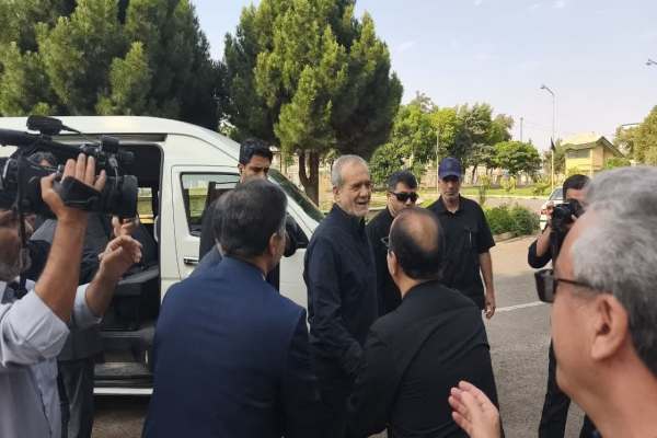 رئیس-جمهور-وارد-زنجان-شد