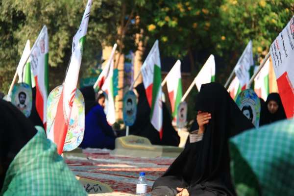 رویش-شکوفه‌های-زینبی-در-خاکریزهای-عشق