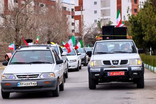 صف‌آرایی-ماشین‌های-ابهری-برای-دفاع-از-میهن