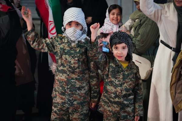 دهه‌نودی-زنجانی-علمداران-عرصه-مبارزه-با-استکبار