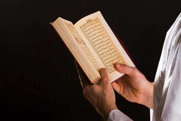 دین،-ستون-آرامش-و-پایداری-خانواده