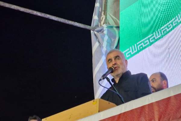 نیکزاد-در-میان-میدان‌داری-شبانه-زنجانی‌ها