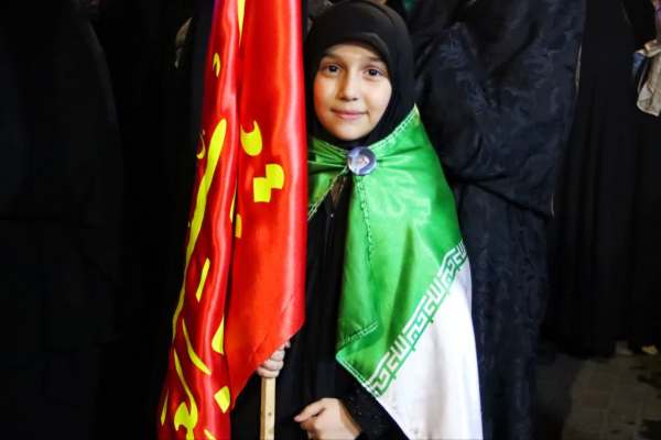 پرچم-ایران-در-دل-شب،-نماد-همبستگی