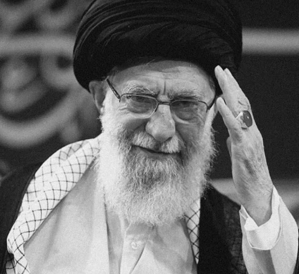تشییع-امام-شهید-قیام-جهانی-علیه-استکبار-است