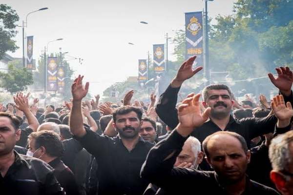 برگزاری-دسته-اعزاداری-زنجانیان-در-تشییع-رهبر-شهید