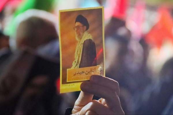 قرارِ-وفاداری-زنجانی‌ها-در-میدان