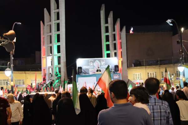 حکایتِ-حضوری-که-ادامه-دارد