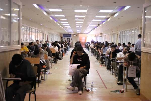 کنکوری‌ها-پای-آزمون-نشستند