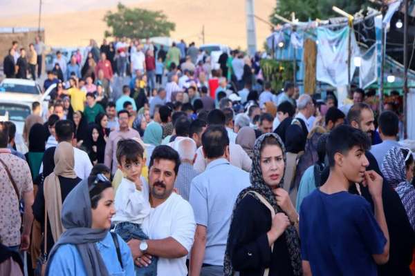 صدای-باغداران-در-هیاهوی-جشنواره-انگور-ابهر-گم-شد!