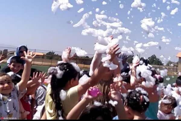 آب-و-کف،-لبخند-کودکان-ابهری-را-گسترد